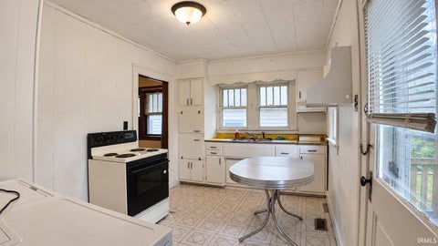 Tiny photo for 905 N Lindsay Street, Kokomo, IN 46901 (MLS # 202638412)