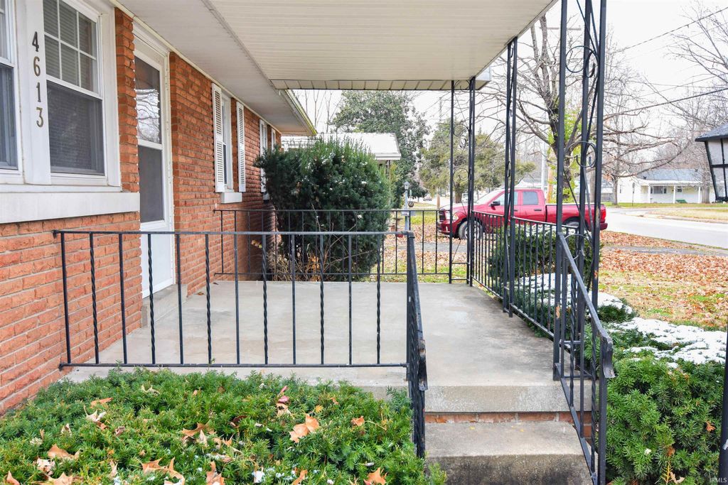 Photo of 4613 Pollack Avenue, Evansville, IN 47714 (MLS # 202548205)