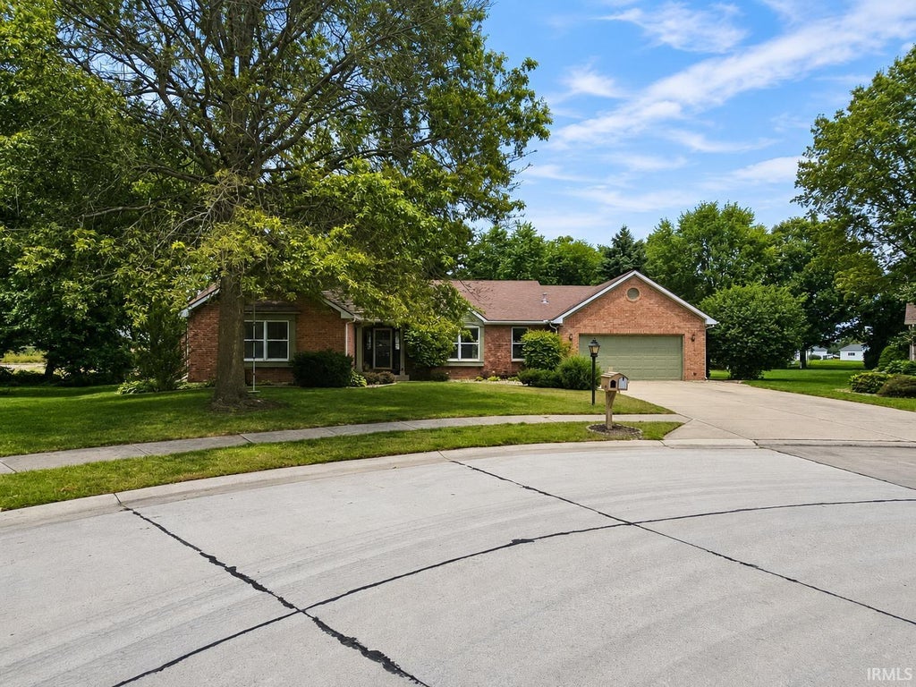 Photo of 1402 Ashton Court, Goshen, IN 46526 (MLS # 202635339)