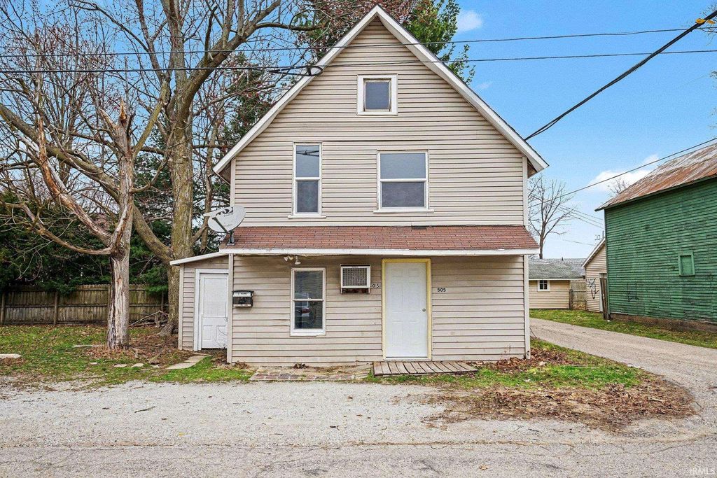 Photo of 505 Franklin Street, Goshen, IN 46526 (MLS # 202609613)