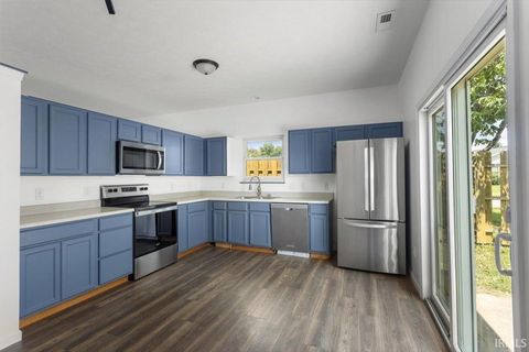 Tiny photo for 3303 Crosspoint Court, Lafayette, IN 47909 (MLS # 202527424)