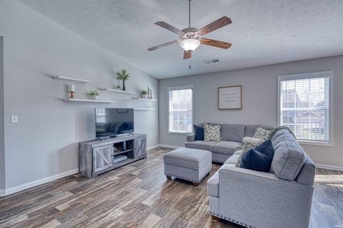 Tiny photo for 4948 Live Oak Court, Newburgh, IN 47630 (MLS # 202605478)