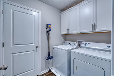 Tiny photo for 4948 Live Oak Court, Newburgh, IN 47630 (MLS # 202605478)