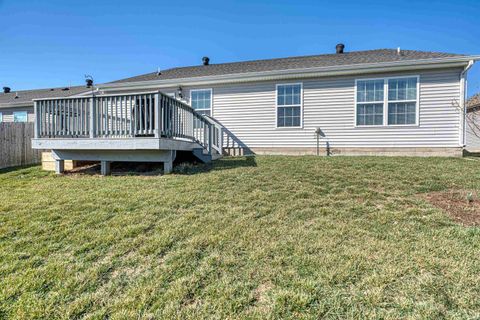 Tiny photo for 4948 Live Oak Court, Newburgh, IN 47630 (MLS # 202605478)