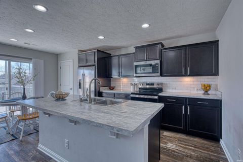 Tiny photo for 4948 Live Oak Court, Newburgh, IN 47630 (MLS # 202605478)