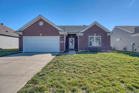Photo of 4948 Live Oak Court, Newburgh, IN 47630 (MLS # 202605478)