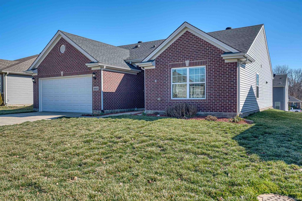 Photo of 4948 Live Oak Court, Newburgh, IN 47630 (MLS # 202605478)