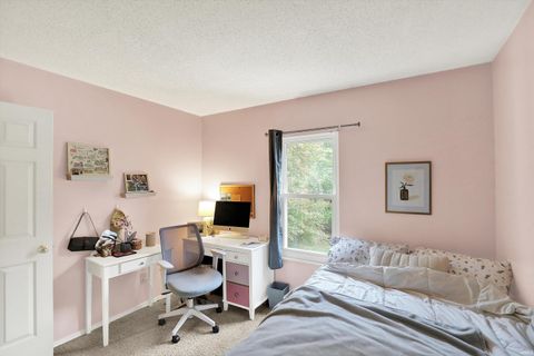 Tiny photo for 2210 S Laurelwood Circle, Bloomington, IN 47401 (MLS # 202604232)