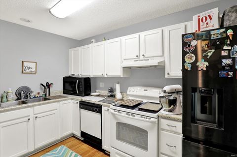 Tiny photo for 2210 S Laurelwood Circle, Bloomington, IN 47401 (MLS # 202604232)