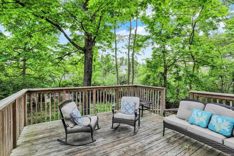 Tiny photo for 2210 S Laurelwood Circle, Bloomington, IN 47401 (MLS # 202604232)