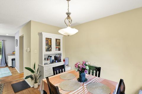 Tiny photo for 2210 S Laurelwood Circle, Bloomington, IN 47401 (MLS # 202604232)