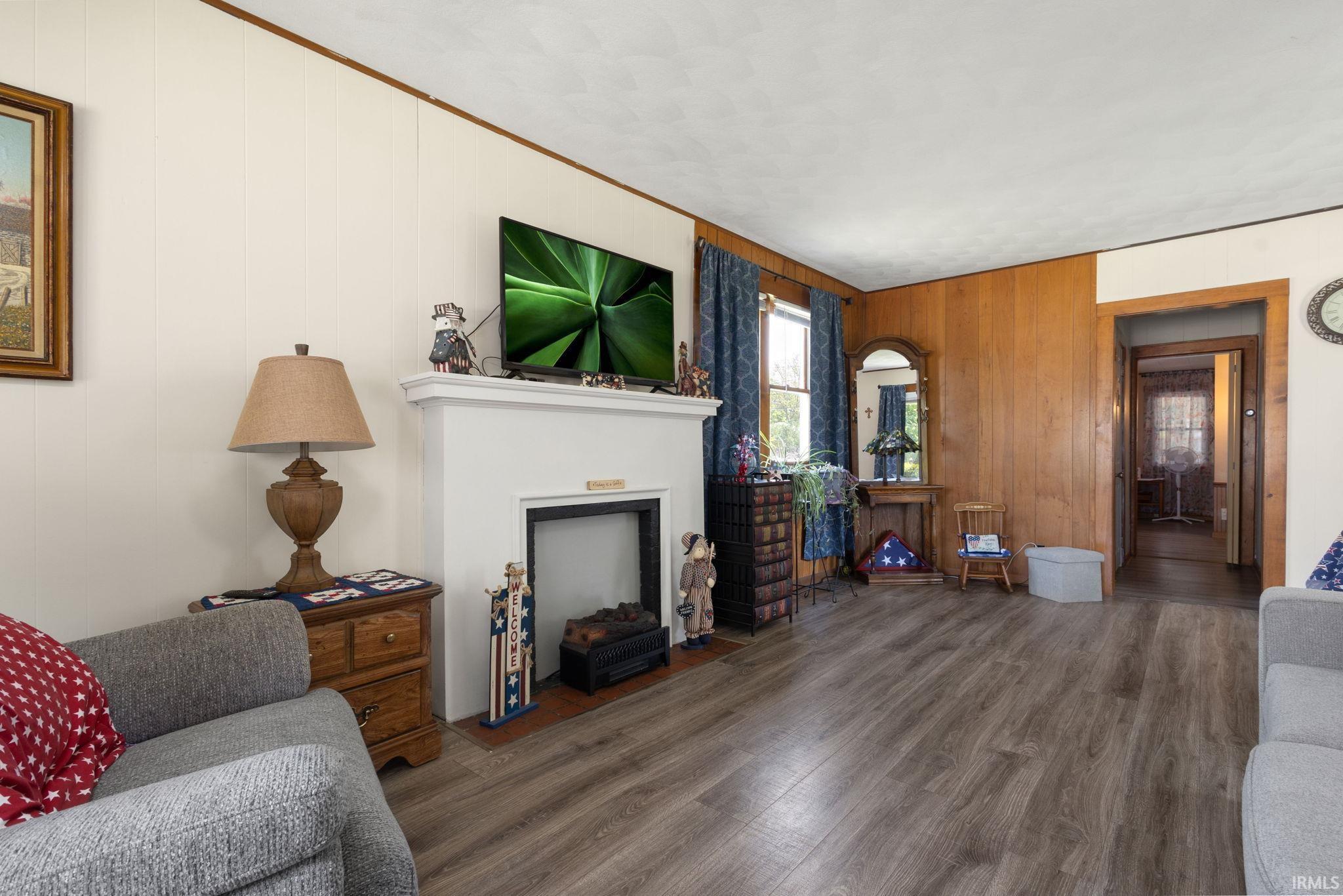 Elkhart, Indiana 46514, United States, 3 Bedrooms Bedrooms, ,1 BathroomBathrooms,Residential,Active,176865