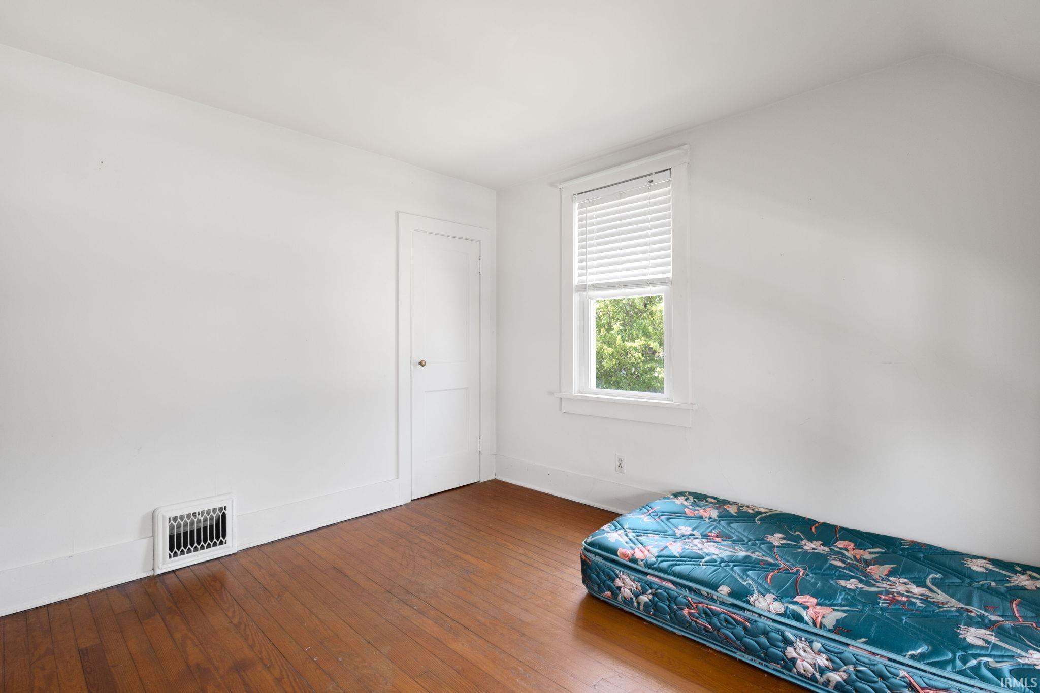 Elkhart, Indiana 46514, United States, 3 Bedrooms Bedrooms, ,1 BathroomBathrooms,Residential,Active,176865