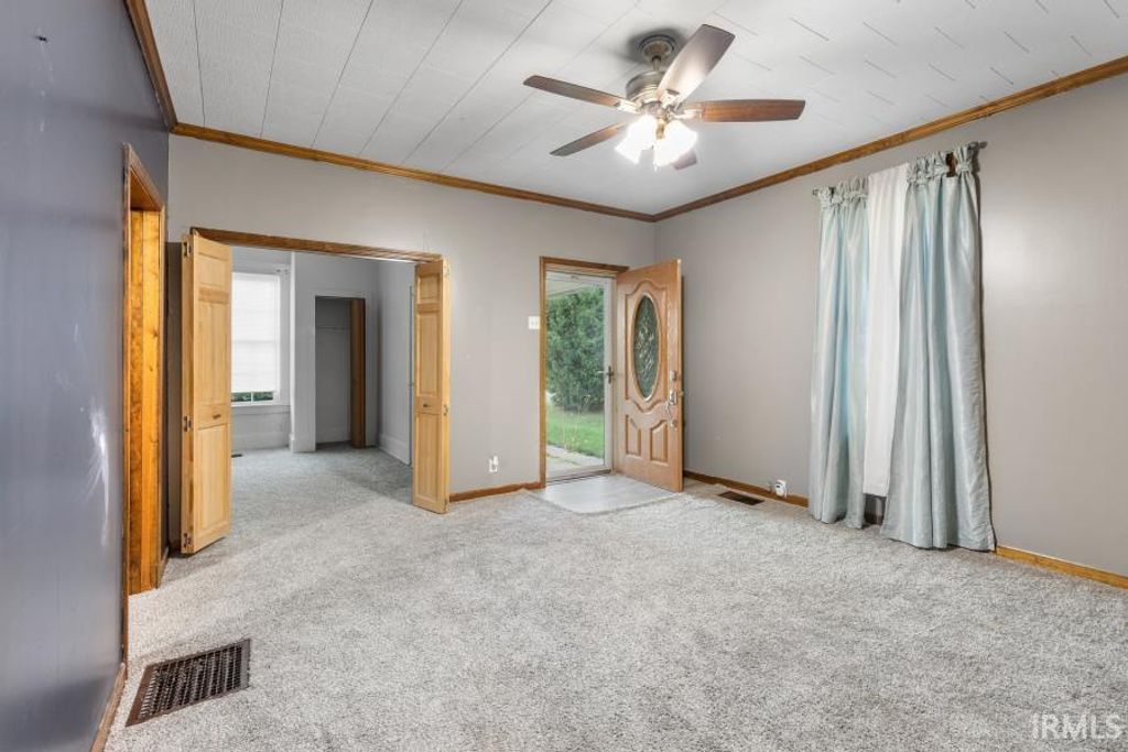 Photo of 917 21st Street, Logansport, IN 46947 (MLS # 202547136)