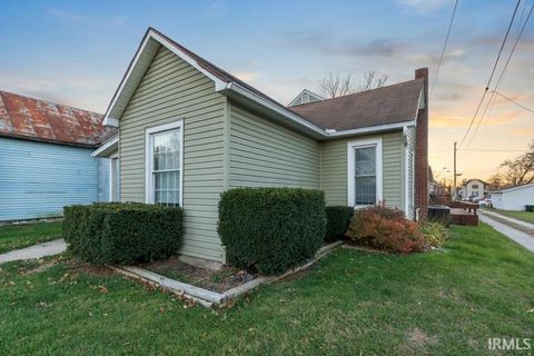 Tiny photo for 917 21st Street, Logansport, IN 46947 (MLS # 202547136)