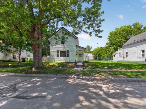 Tiny photo for 422 Frederick Street, Huntington, IN 46750 (MLS # 202622442)