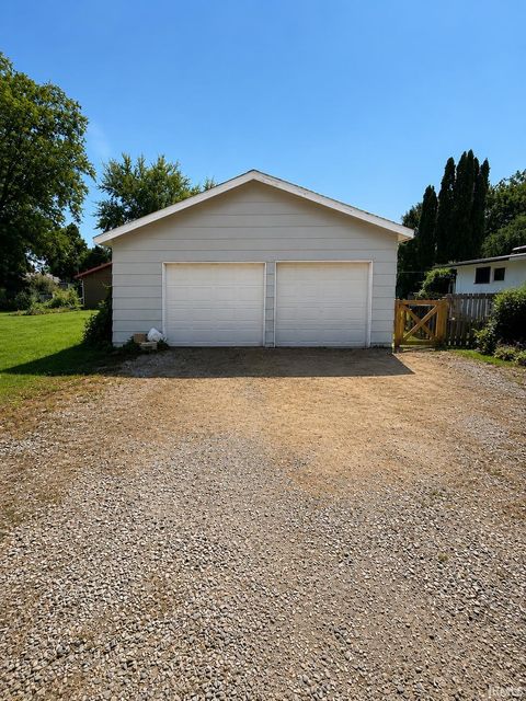 Tiny photo for 1316 W Wabash Avenue, Logansport, IN 46947 (MLS # 202629835)