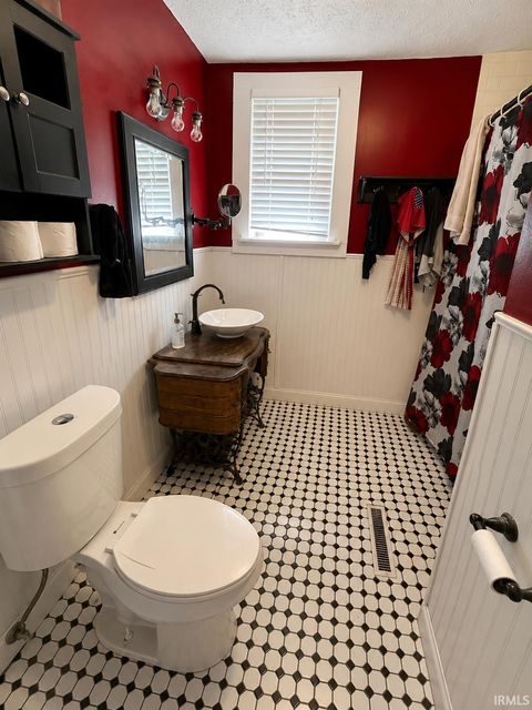 Tiny photo for 1316 W Wabash Avenue, Logansport, IN 46947 (MLS # 202629835)