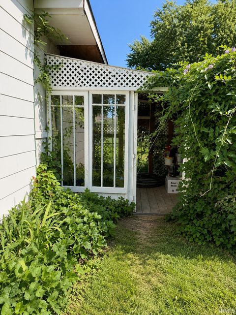 Tiny photo for 1316 W Wabash Avenue, Logansport, IN 46947 (MLS # 202629835)