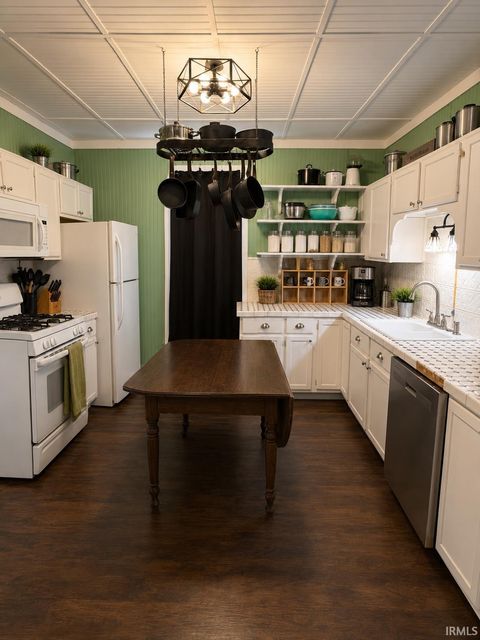 Tiny photo for 1316 W Wabash Avenue, Logansport, IN 46947 (MLS # 202629835)