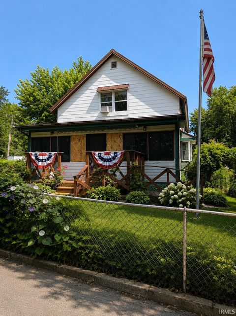 Tiny photo for 1316 W Wabash Avenue, Logansport, IN 46947 (MLS # 202629835)
