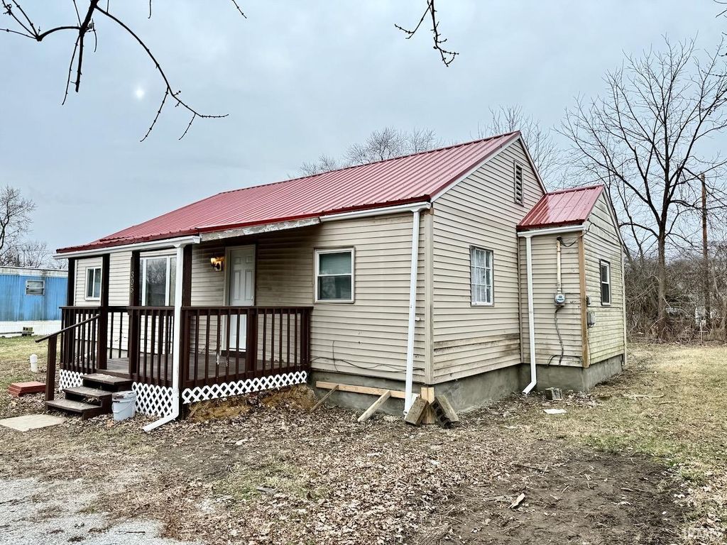 Photo of 305 N Biltmore Avenue, Muncie, IN 47302 (MLS # 202600938)