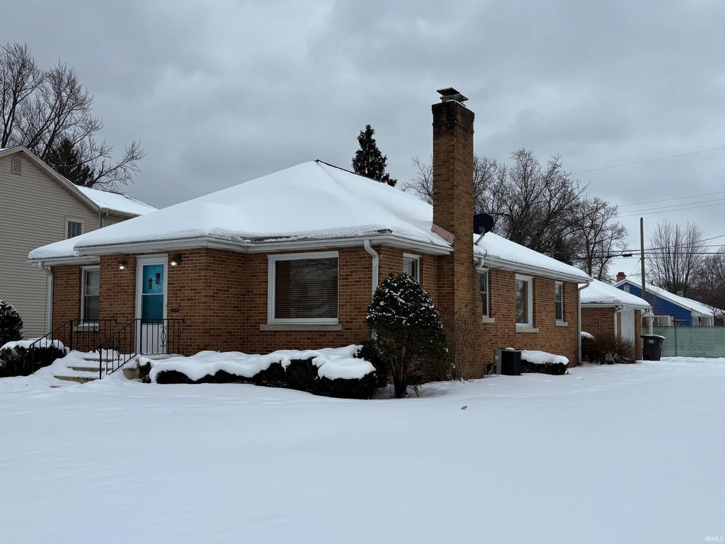 Photo of 1541 Strong Avenue, Elkhart, IN 46514 (MLS # 202603864)