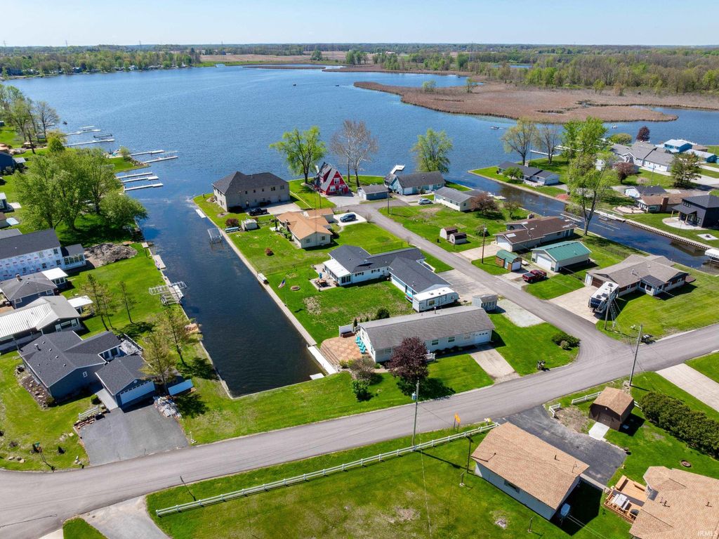 Photo of 21 EMS C19 Lane, Warsaw, IN 46582 (MLS # 202615332)