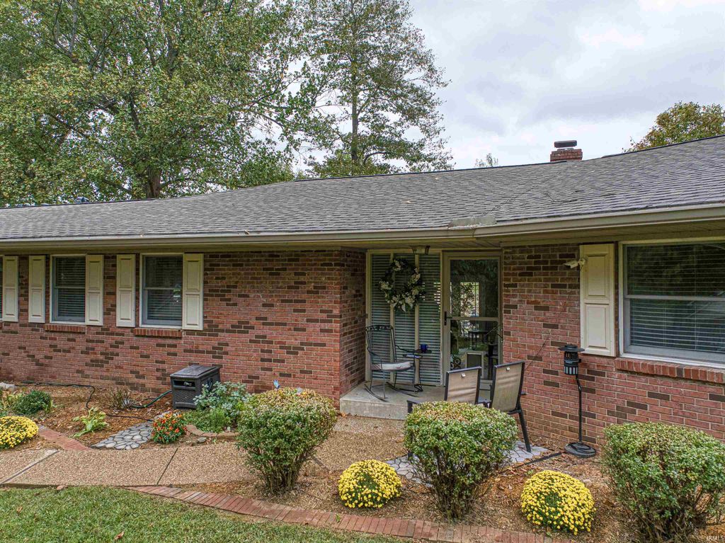 Photo of 5244 Tarrytown Road, Newburgh, IN 47630 (MLS # 202601762)