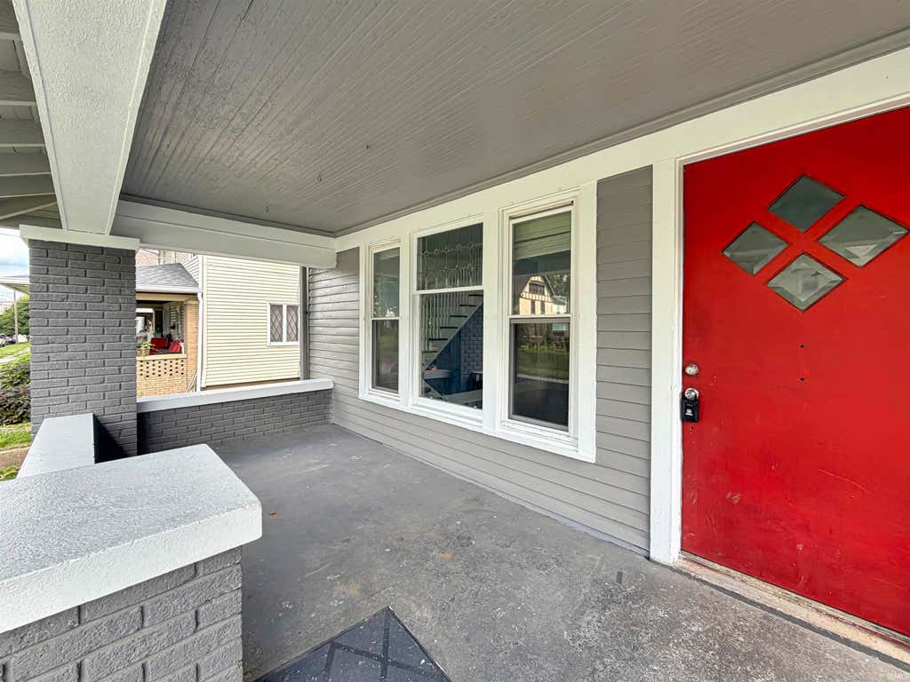 Photo of 652 E Washington Street, Frankfort, IN 46041 (MLS # 202625718)