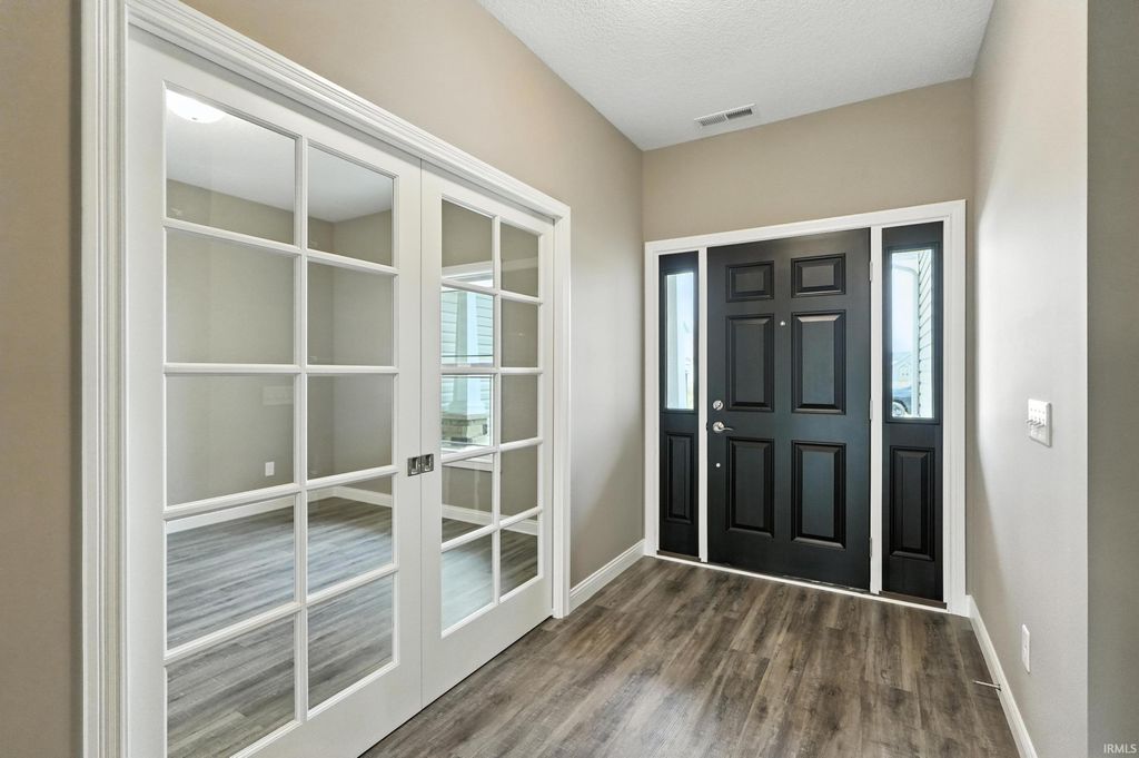 Photo of 846 Koehler Place, Fort Wayne, IN 46818 (MLS # 202604254)