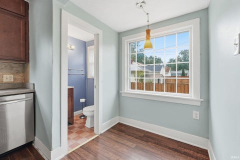 Tiny photo for 2520 Woodward Avenue, Fort Wayne, IN 46805 (MLS # 202642164)