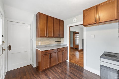 Tiny photo for 2520 Woodward Avenue, Fort Wayne, IN 46805 (MLS # 202642164)