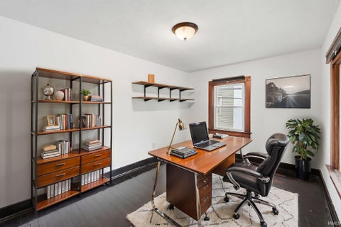 Tiny photo for 2520 Woodward Avenue, Fort Wayne, IN 46805 (MLS # 202642164)