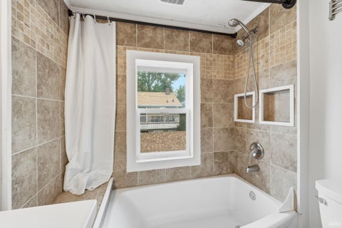 Tiny photo for 2520 Woodward Avenue, Fort Wayne, IN 46805 (MLS # 202642164)