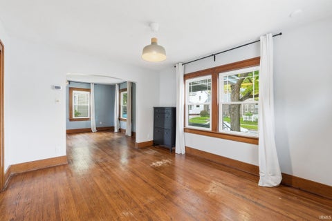 Tiny photo for 2520 Woodward Avenue, Fort Wayne, IN 46805 (MLS # 202642164)