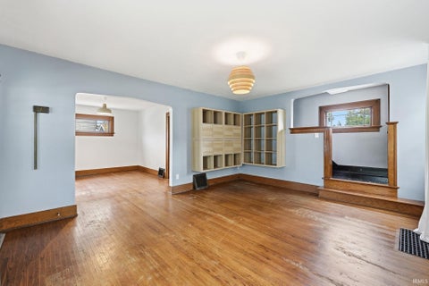 Tiny photo for 2520 Woodward Avenue, Fort Wayne, IN 46805 (MLS # 202642164)