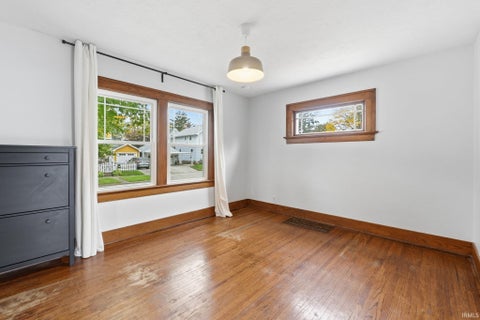 Tiny photo for 2520 Woodward Avenue, Fort Wayne, IN 46805 (MLS # 202642164)