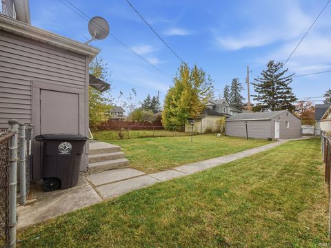 Tiny photo for 3222 Beaver Avenue, Fort Wayne, IN 46807 (MLS # 202544994)