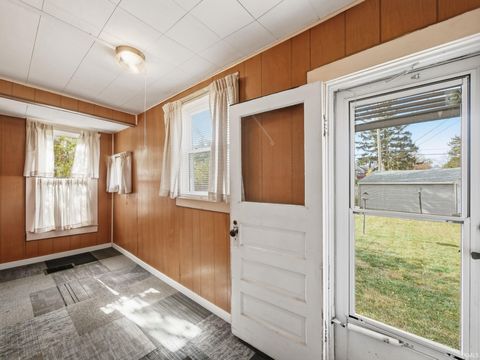 Tiny photo for 3222 Beaver Avenue, Fort Wayne, IN 46807 (MLS # 202544994)