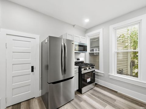 Tiny photo for 3222 Beaver Avenue, Fort Wayne, IN 46807 (MLS # 202544994)