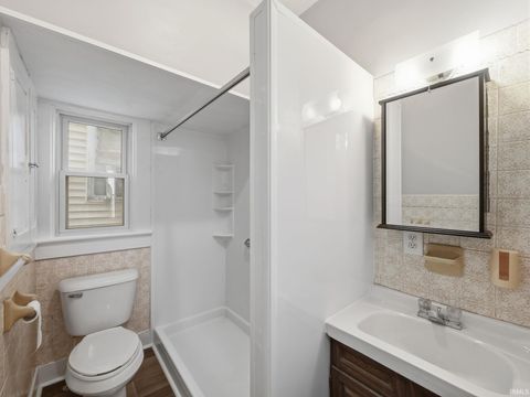 Tiny photo for 3222 Beaver Avenue, Fort Wayne, IN 46807 (MLS # 202544994)