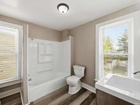 Tiny photo for 3222 Beaver Avenue, Fort Wayne, IN 46807 (MLS # 202544994)