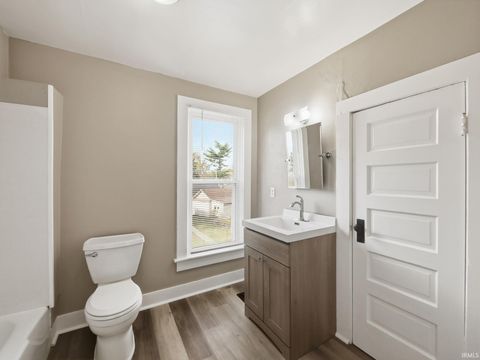 Tiny photo for 3222 Beaver Avenue, Fort Wayne, IN 46807 (MLS # 202544994)