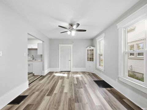 Tiny photo for 3222 Beaver Avenue, Fort Wayne, IN 46807 (MLS # 202544994)