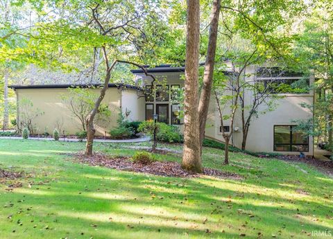 Photo of 537 E Fawn Ridge Trail, Bloomington, IN 47408 (MLS # 202604927)