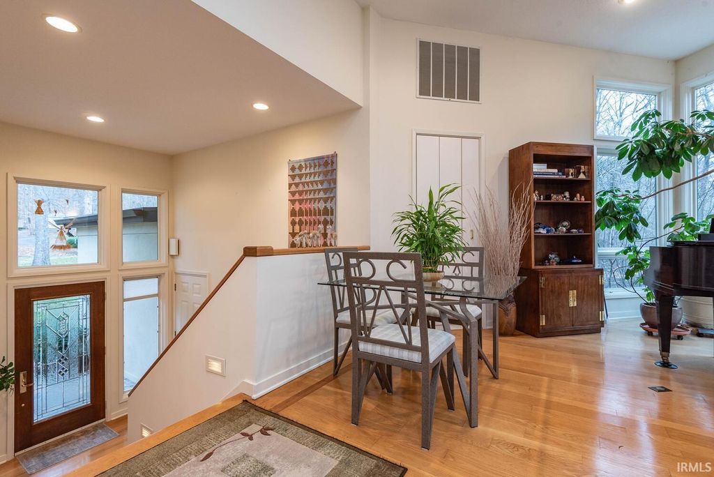 Photo of 537 E Fawn Ridge Trail, Bloomington, IN 47408 (MLS # 202604927)