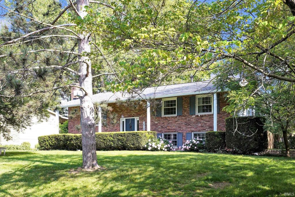 Photo of 3519 E Morningside Drive, Bloomington, IN 47408 (MLS # 202607115)