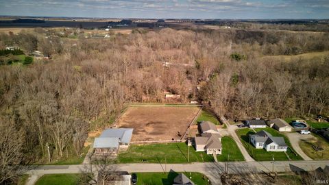 Photo of 215 N Lincoln Street, Galveston, IN 46932 (MLS # 202547313)