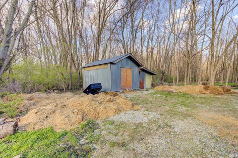 Tiny photo for 215 N Lincoln Street, Galveston, IN 46932 (MLS # 202547313)